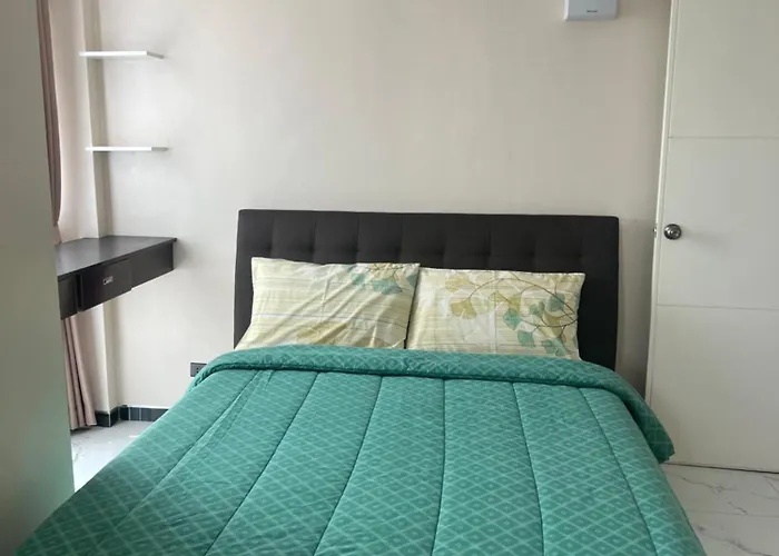 Robinson's Place Residences Tower 2 * 马尼拉